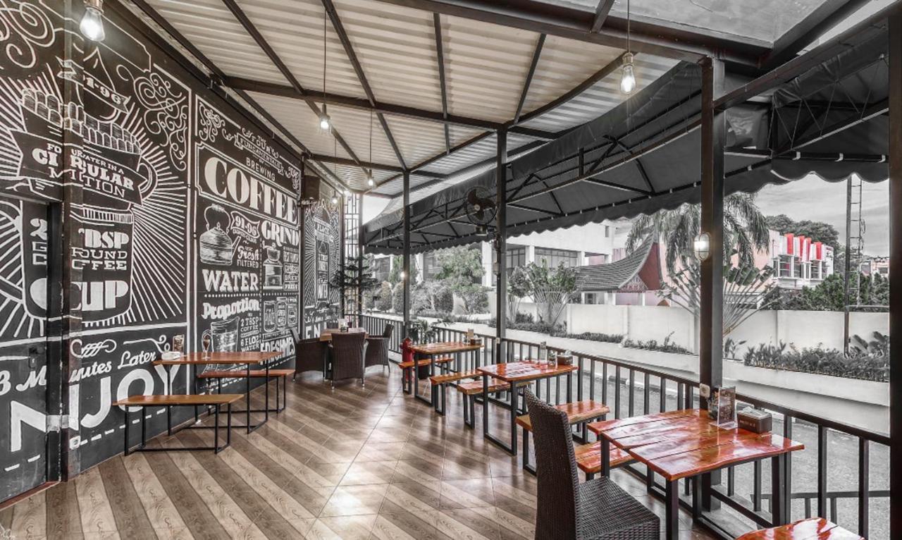 Hotel Truntum Padang Exterior foto