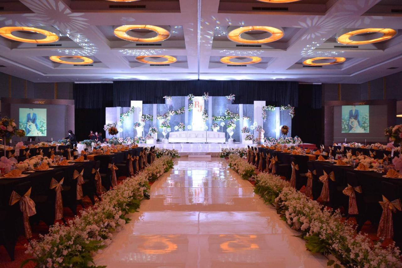 Hotel Truntum Padang Exterior foto